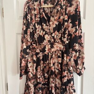 Chic Floral V-Neck Dress